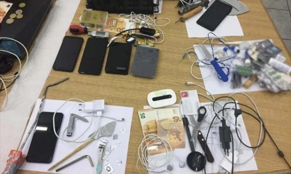 Φυλακές Κορυδαλλού: Βρέθηκαν ναρκωτικά, σουβλιά, κινητά και… ρούτερ